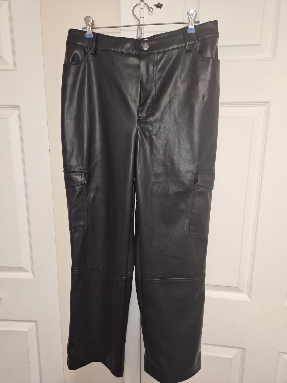 Bagatelle Women's Black Faux Leather Cargo Pants Size Large